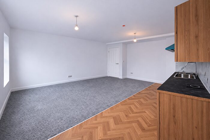 1 Bedroom Flat To Rent In Commercial Street, Newport, NP20