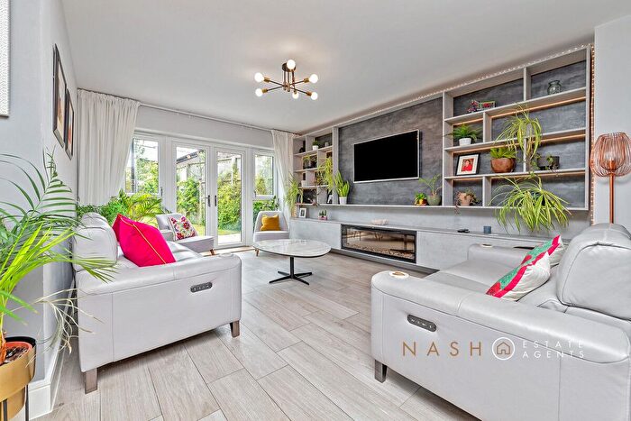 4 Bedroom Detached House For Sale In Fensom Place, Oakgrove, MK10