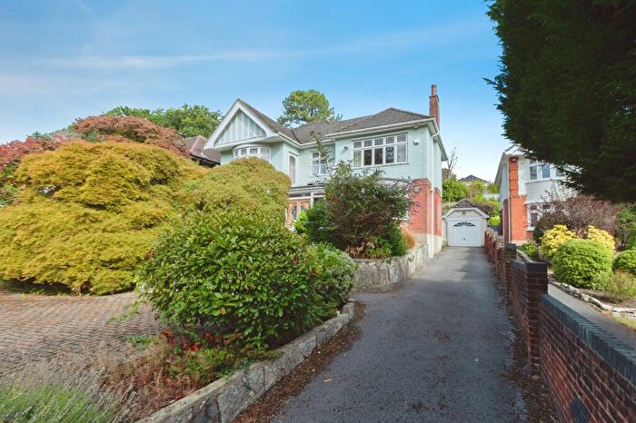 4 Bedroom Detached House For Sale In Queens Park Avenue, Bournemouth, BH8