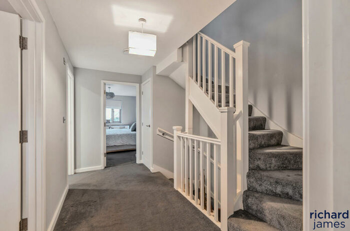 5 Bedroom Detached House For Sale In Cricklade Road, Highworth, Swindon, SN6