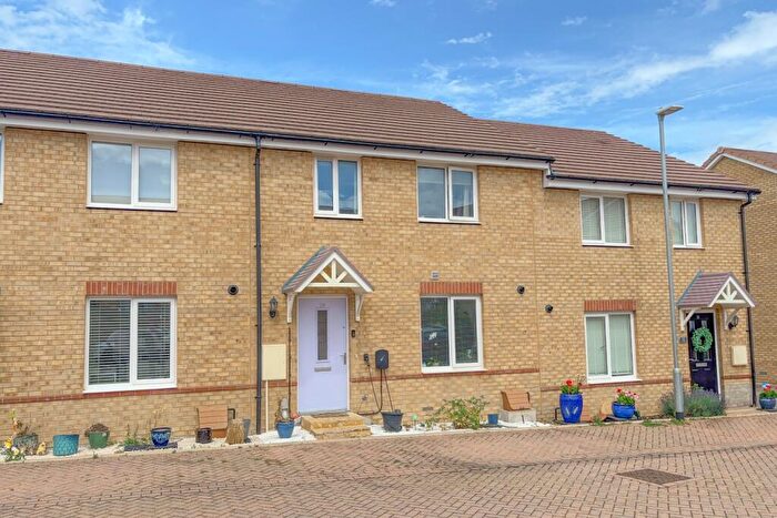 3 Bedroom Terraced House For Sale In Wallis Drive, Leighton Buzzard, LU7