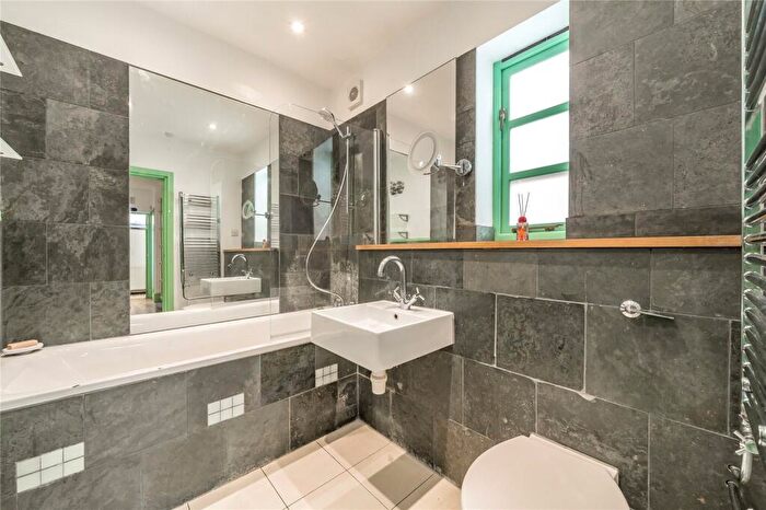 1 Bedroom Terraced House For Sale In Trehurst Street, Hackney, London, E5 - Photo 5