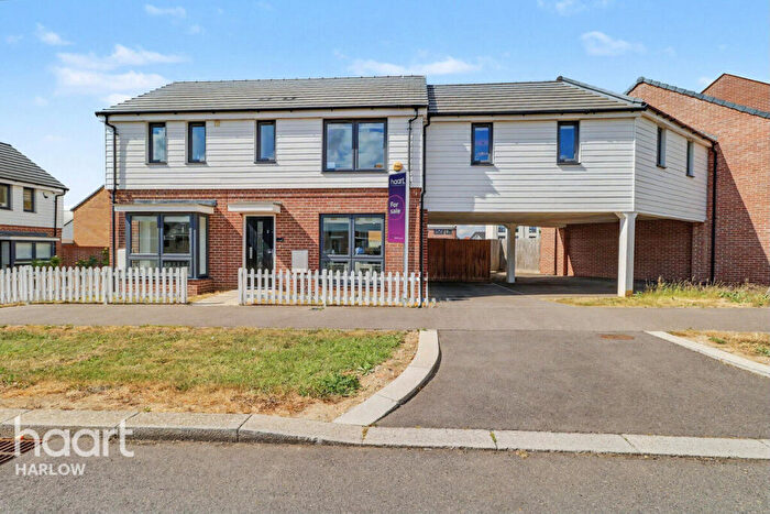4 Bedroom Link Detached House For Sale In Juniper Road, Harlow, CM17