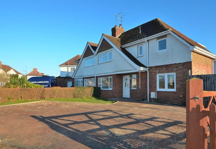 3 Bedroom Semi-Detached House To Rent In Bradwell Road, Bradville, MK13