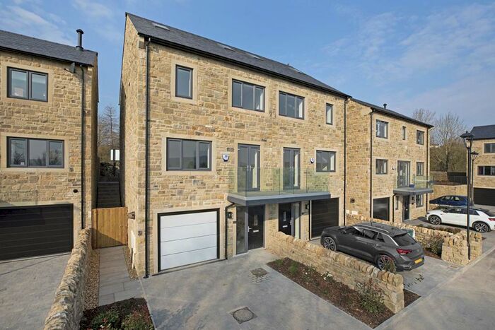4 Bedroom Semi-Detached House For Sale In Parsons Meadow Turner Lane, Addingham, LS29