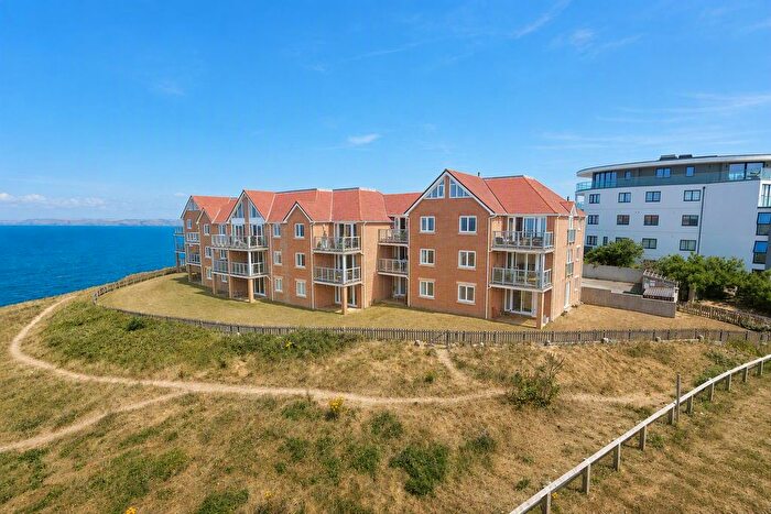 3 Bedroom Flat For Sale In Headland Road, Newquay, TR7