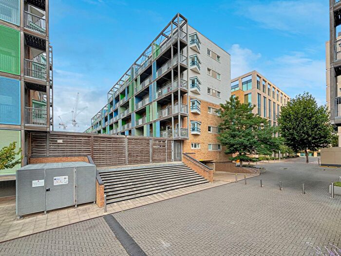 2 Bedroom Flat For Sale In Warren Close, Cambridge, CB2