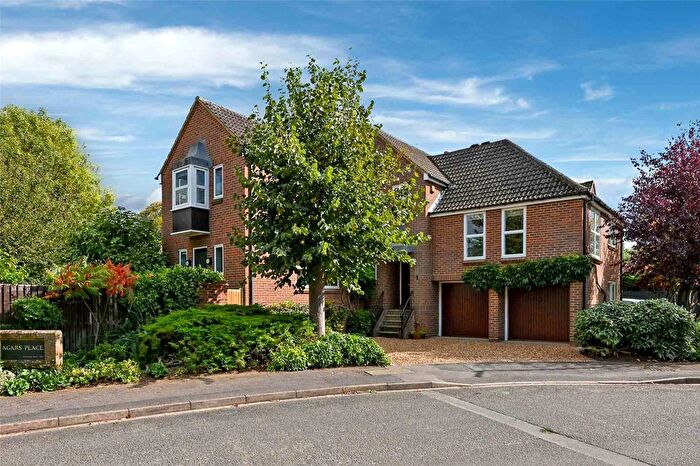5 Bedroom Detached House For Sale In Agars Place, Datchet, Berkshire, SL3