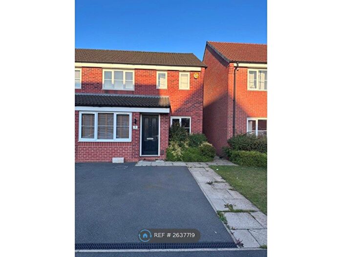 3 Bedroom Semi-Detached House To Rent In Hurricane Road, Hucknall, Nottingham, NG15