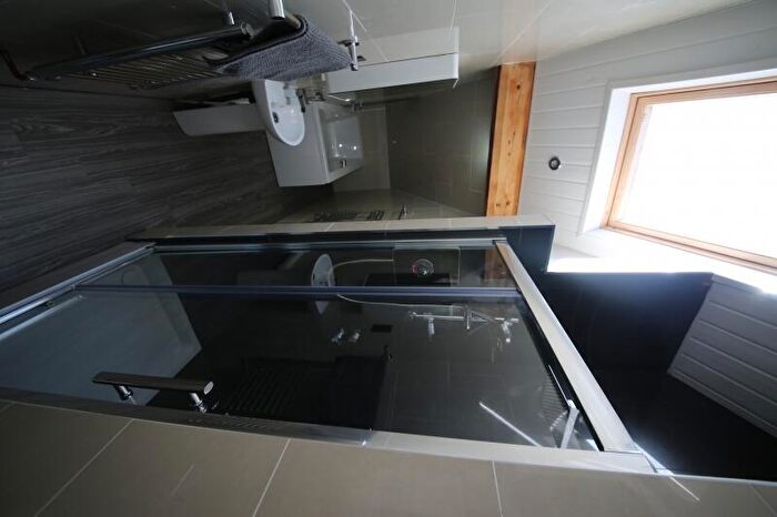 1 Bedroom Flat To Rent In Queens Road, Hyde Park, Leeds, LS6