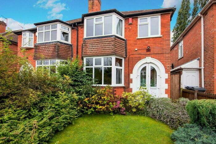 3 Bedroom Semi-Detached House To Rent In Cherington Road, Birmingham, B29
