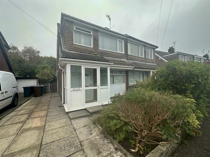 3 Bedroom Semi-Detached House To Rent In Nuttall Avenue, Whitefield, M45