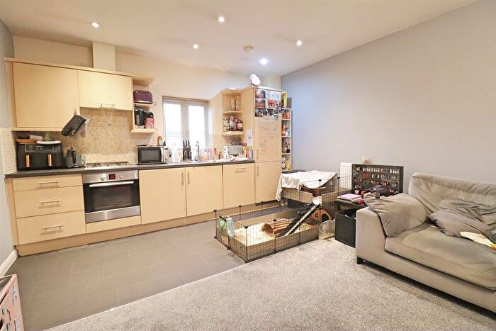 2 Bedroom Flat To Rent In Dapifer Close, Colchester, CO2
