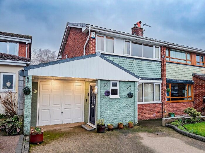 3 Bedroom Semi Detached House For Sale In St. Pauls Hill Road, Hyde, Greater Manchester, SK14