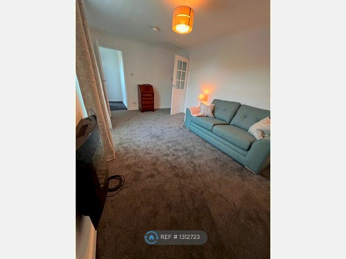 1 Bedroom Flat To Rent In Weeland Road, Knottingley, WF11