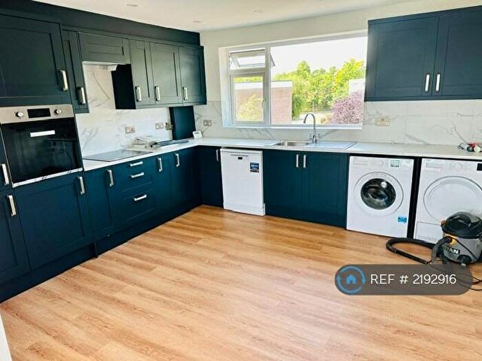 2 Bedroom Flat To Rent In Hampton Lane, Solihull, B91