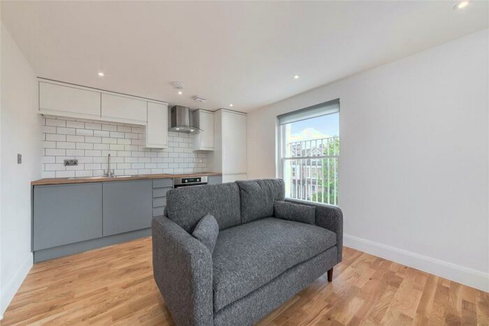 1 Bedroom Flat To Rent In Denmark Road, London, SE5