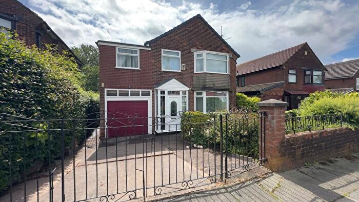 5 Bedroom Detached House For Sale In Broomfield Crescent, Middleton, Manchester, M24