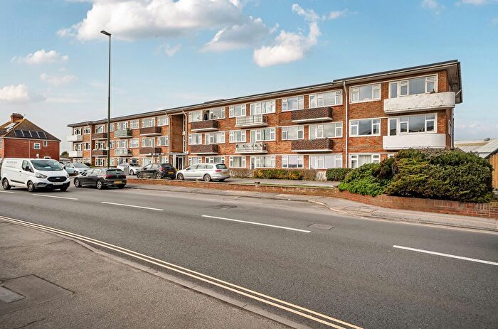 2 Bedroom Flat For Sale In Ariel Court, Brighton Road, Lancing, West Sussex, BN15