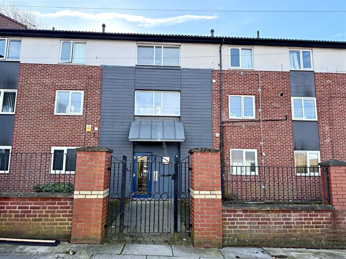 1 Bedroom Flat For Sale In Rock Grove, Liverpool, L13