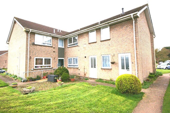 2 Bedroom Flat To Rent In Victoria Close, Corfe Mullen, Wimborne, Dorset, BH21