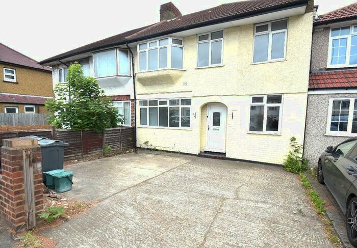 5 Bedroom Terraced House To Rent In Harlington Road East, Feltham, TW14