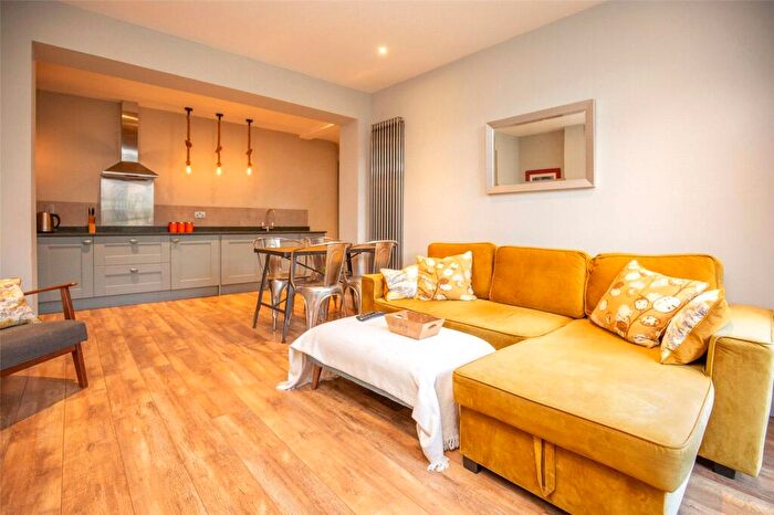 2 Bedroom Apartment To Rent In Oakfield Road, Clifton, Bristol, BS8