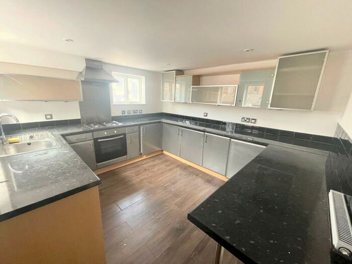2 Bedroom House To Rent In A Hollowstone, Nottingham City Centre, NG1