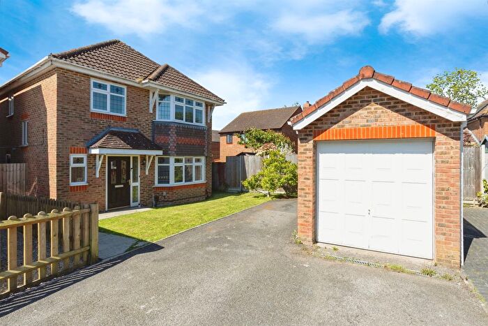4 Bedroom Detached House For Sale In Romulus Gardens, Kingsnorth, Ashford, TN23