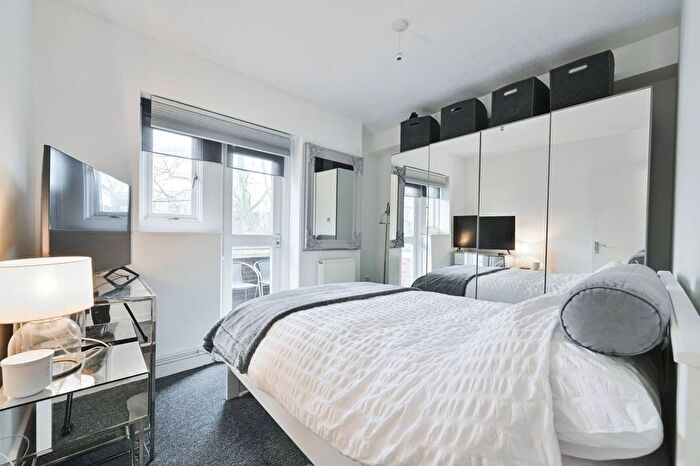 1 Bedroom Flat For Sale In Halton Road, Highbury And Islington, London, N1