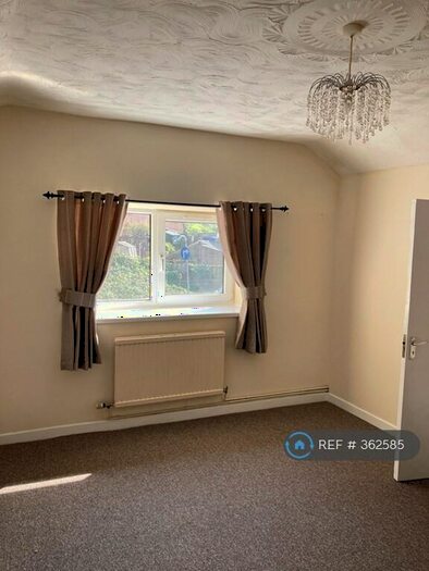 1 Bedroom Flat To Rent In Dyffryn Road, Port Talbot, SA13