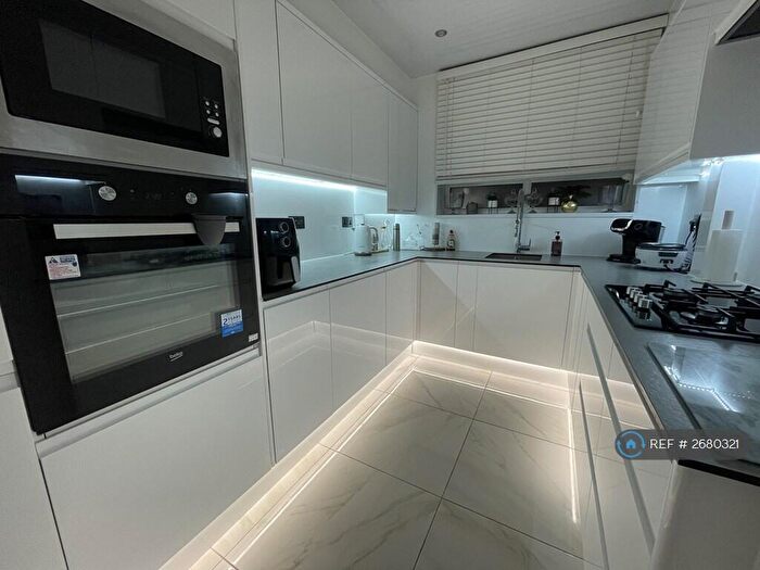 1 Bedroom Flat To Rent In Robert Sutton House, London, E1