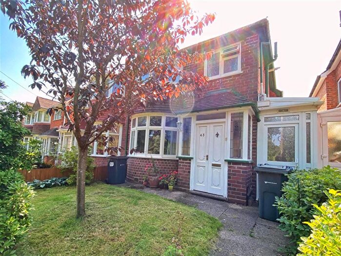3 Bedroom Semi-Detached House To Rent In Queens Park Road, Birmingham, B32