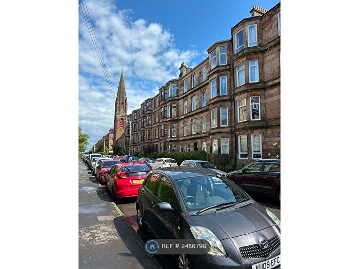 3 Bedroom Flat To Rent In Roslea Drive, Glasgow, G31