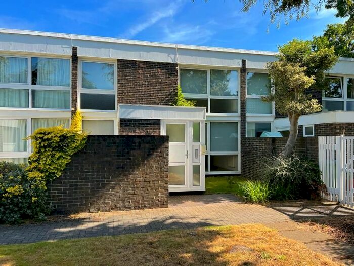 3 Bedroom Terraced House To Rent In Queens Road, Weybridge, Surrey, KT13