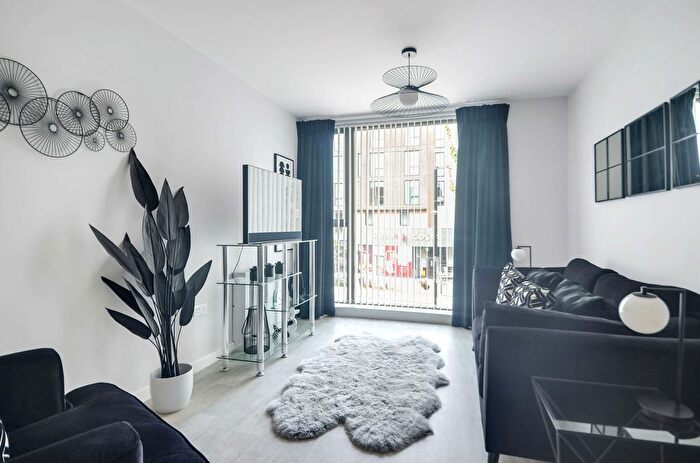 2 Bedroom Flat For Sale In Station Road, Sidcup, DA15