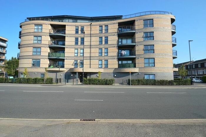 2 Bedroom Flat To Rent In - Windsor Road, Slough, Berkshire, SL1