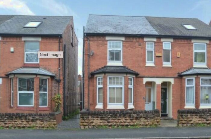 6 Bedroom Semi-Detached House To Rent In Teversal Avenue, Lenton, NG7