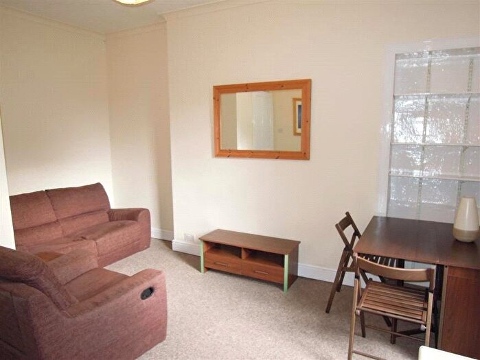 2 Bedroom Flat To Rent In Prince Regent Street, Edinburgh, EH6