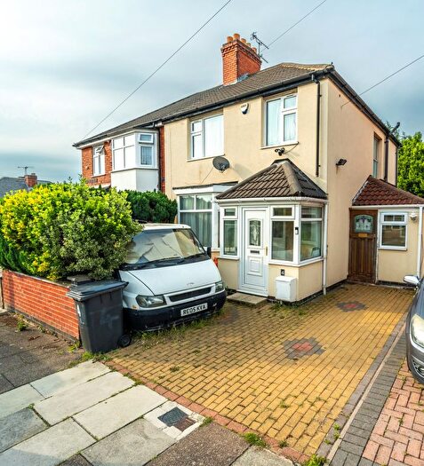 3 Bedroom Semi Detached House For Sale In Bolsover Street, Leicester, LE5