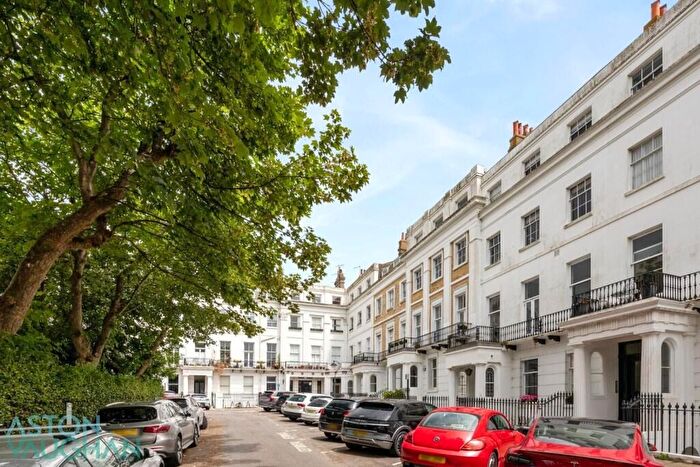 2 Bedroom Flat For Sale In Sussex Square, Brighton, BN2