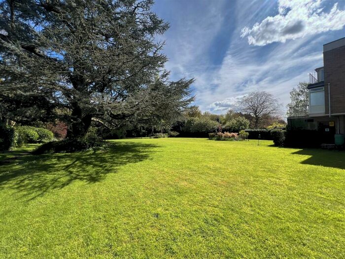 2 Bedroom Flat For Sale In Carlton Gardens, Warwick Avenue, Coventry, CV5