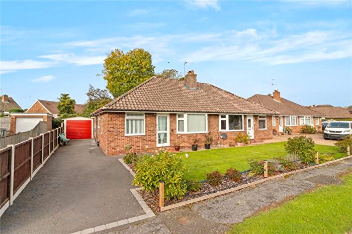 2 Bedroom Bungalow For Sale In Sandbanks Way, Hailsham, East Sussex, BN27