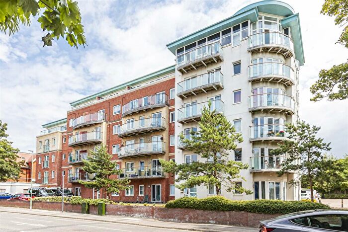 2 Bedroom Flat To Rent In Owls Road, Bournemouth, BH5