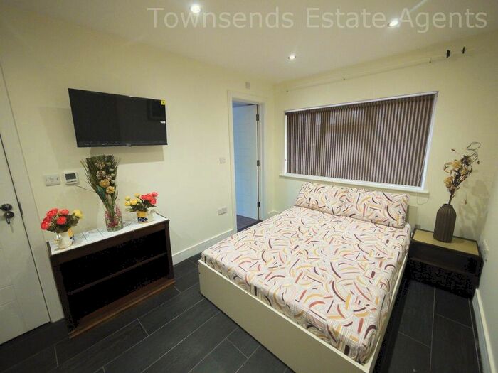 1 Bedroom Property To Rent In Kewferry Road, Northwood, HA6