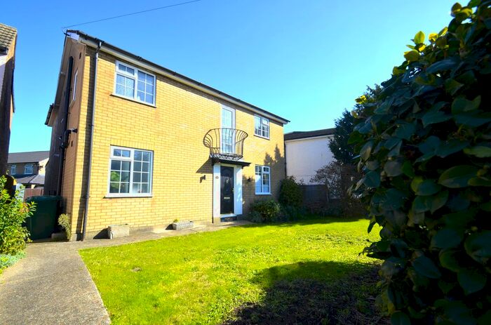 4 Bedroom Detached House To Rent In Stanwell Road, Ashford, TW15
