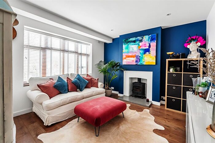5 Bedroom Detached House For Sale In Kingston Road, Leatherhead, KT22