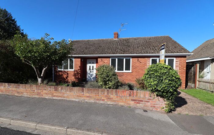 3 Bedroom Detached Bungalow For Sale In Meadowlake Crescent, Lincoln, LN6