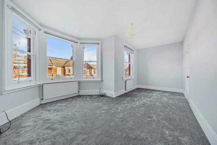 2 Bedroom Flat To Rent In South View Road, Crouch End, London, N8