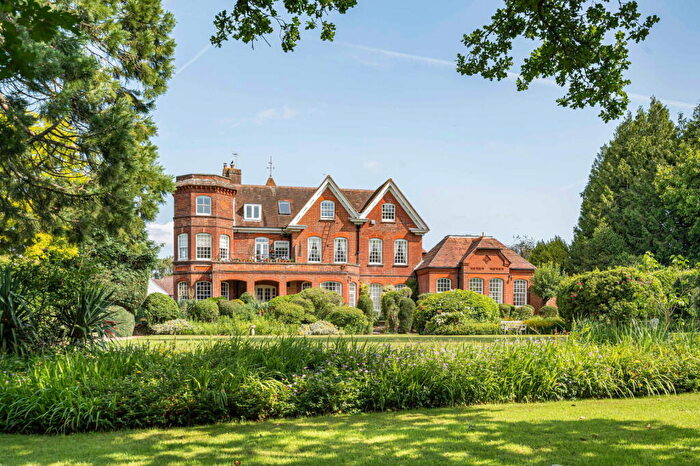 2 Bedroom Flat For Sale In Summersbury Hall, Shalford, GU4